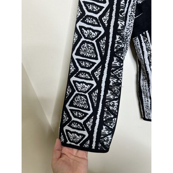 Chicos Size 2 US 12 Open Jacket Lightweight Pleated Geometric Tribal Blazer - Picture 3 of 7